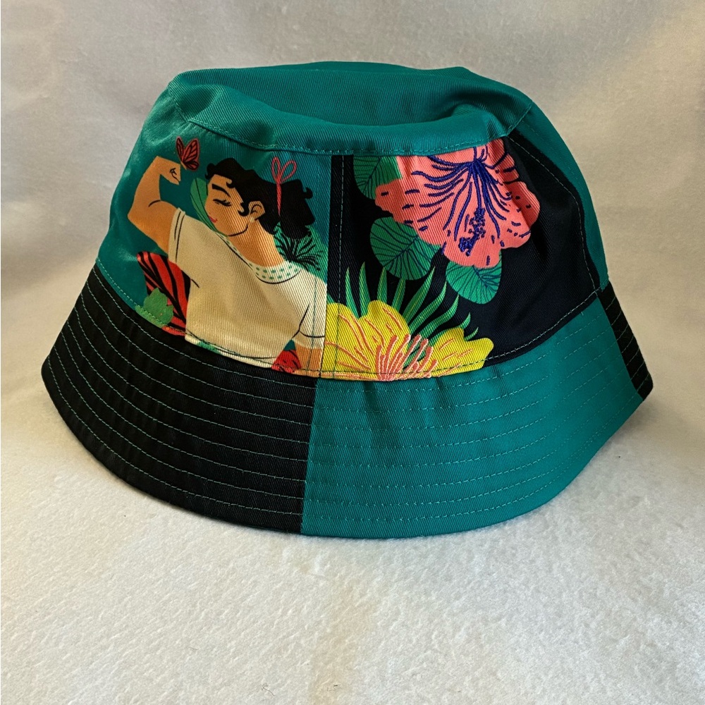 NWT Disney Moana Bucket Hat